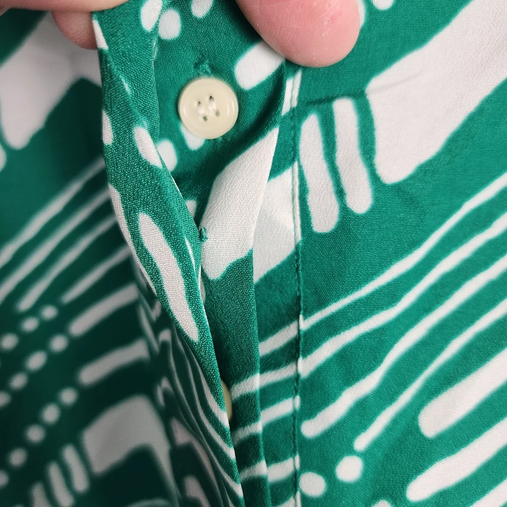 EUC J. Crew Green and White Print Sleeveless Blouse Top Size 4‎ #616